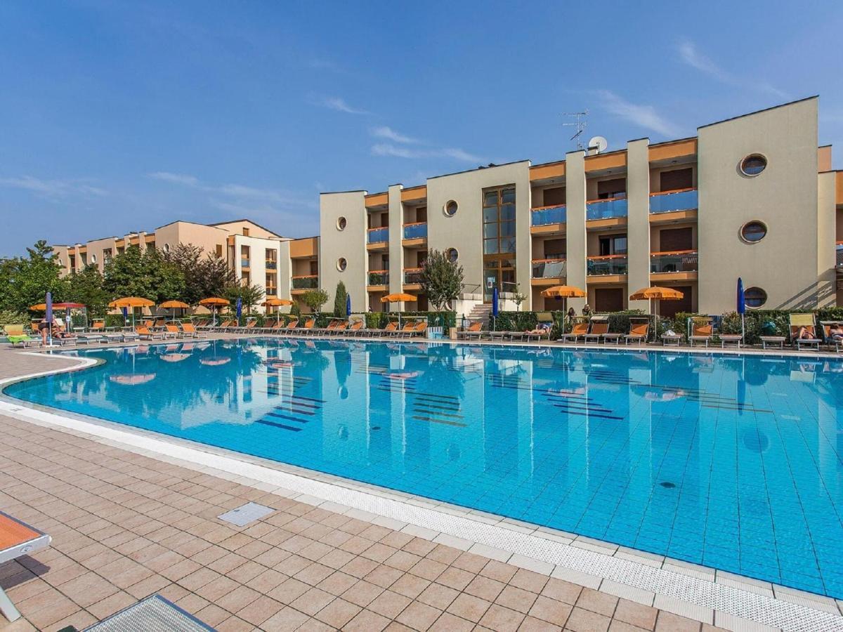 Pleasant In Carole With Shared Pool Ferienhaus *